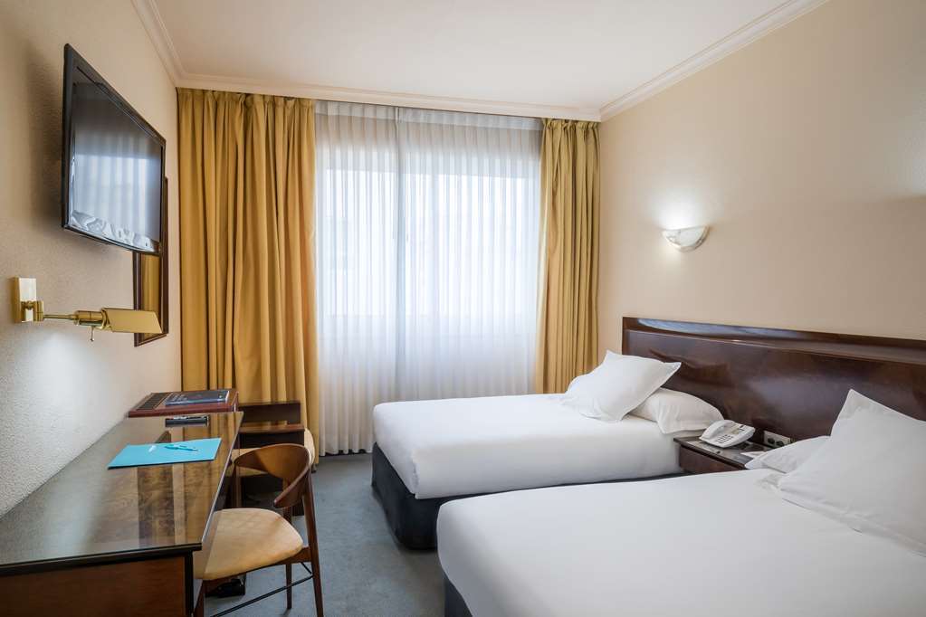 Occidental Vigo Hotel Exterior photo